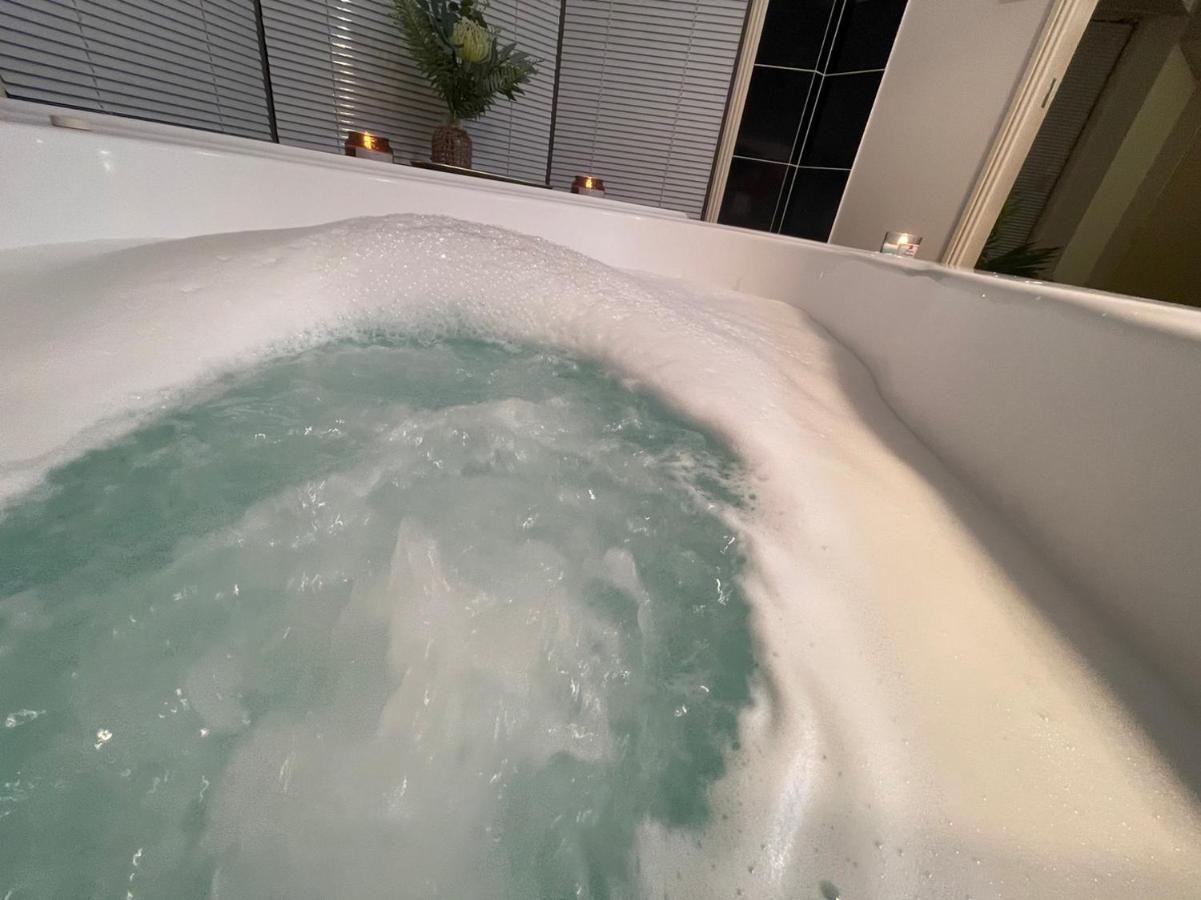 Chill Lux Spa Unit North Lakes Esterno foto
